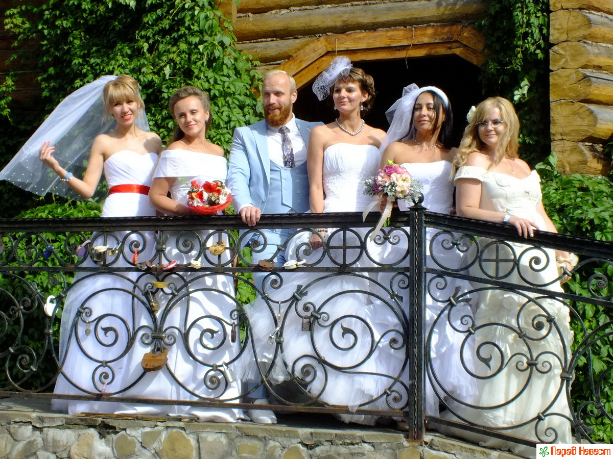 Невесты на параде