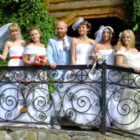 Невесты на параде